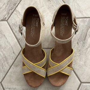 Toms Sandals, strapping wedges, yellow neon trim, burlap Tom’s brand 8 1/2